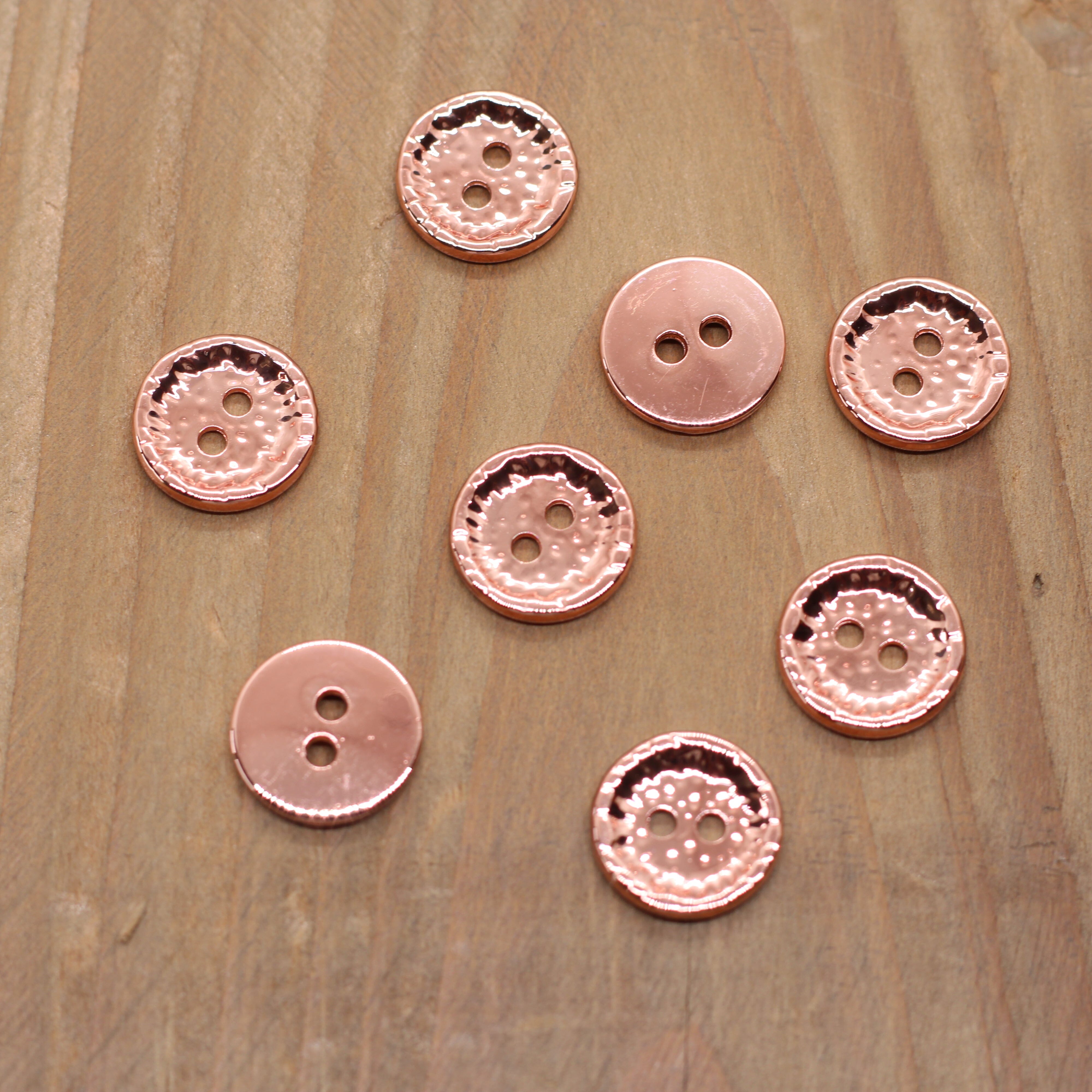 Bouton métallique martelé 11mm - Or rose Mercerie Sélection Gaspard & Léonie | Gaspard et Léonie Tissus en ligne et Mercerie à Toulouse